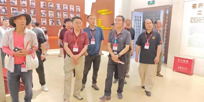 生情触景覃思启  受益良多新建功