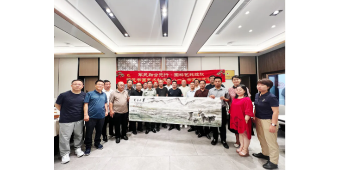 北京乌兰察布企业商会蒙戈书画艺术社举行“八一”书画交流活动