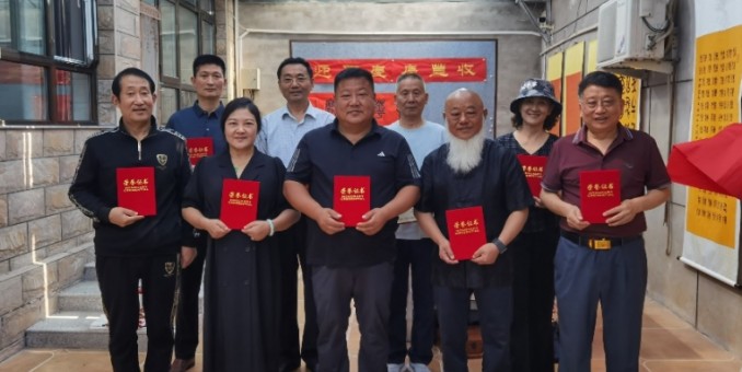 抒怀泼墨书昌世 西水甘泉万古流--现代书画网“迎国庆 庆丰收”书画名家笔会举行