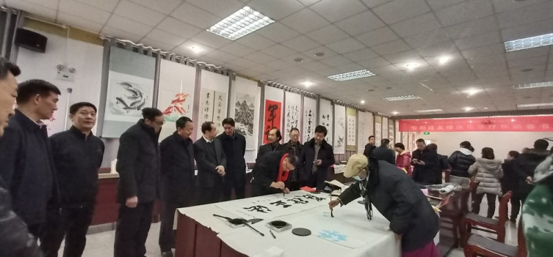 点击打开原图 安阳市举行《2021庆祝退役军人保障法施行暨安阳战友情深 笔墨抒怀新春书画展》活动
