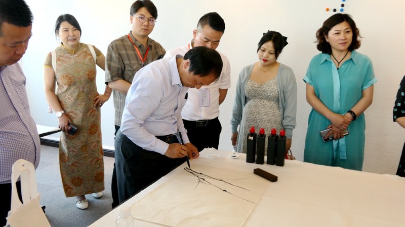 点击打开原图 《建党百年世界华人书画大典》在上海启动