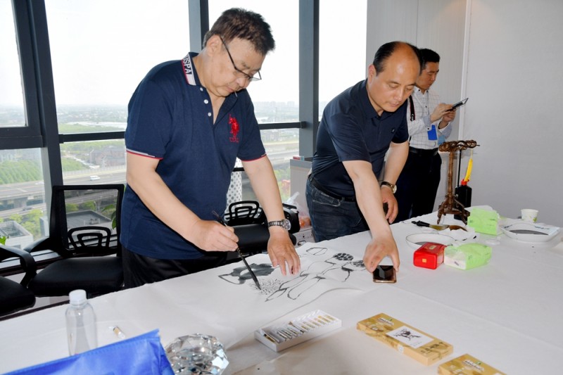 点击打开原图 《建党百年世界华人书画大典》在上海启动