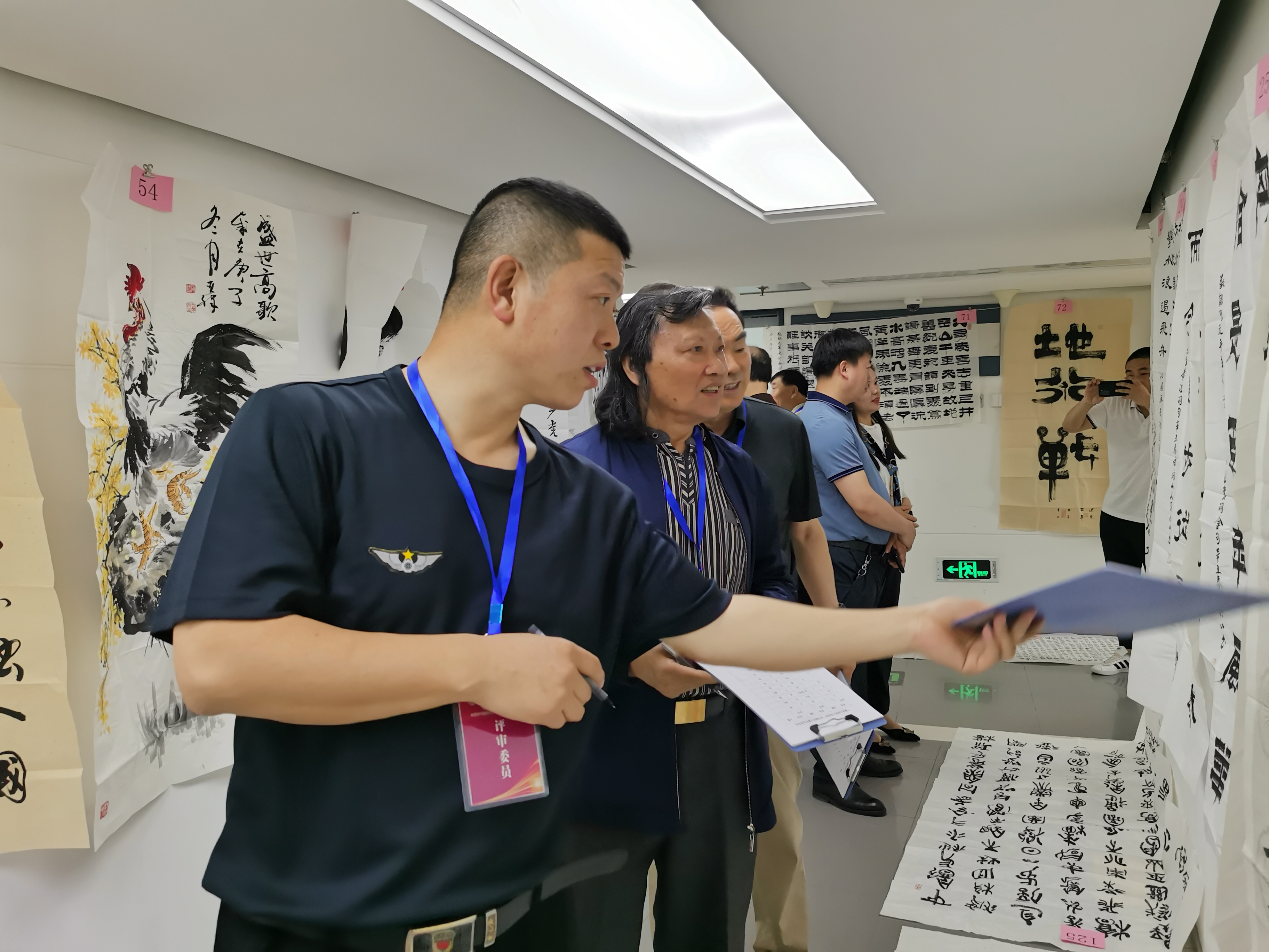 壮怀激烈颂百年，神笔伏兵越万千 ——“冀南山底抗日地道杯”全国诗书画印艺术风采大赛开评