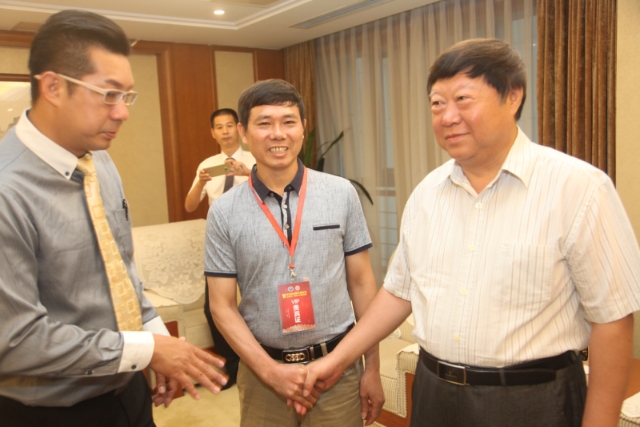 施达高:施氏原生中草药堂疑难杂症专家 施达高:施氏原生中草药堂疑难杂症专家
