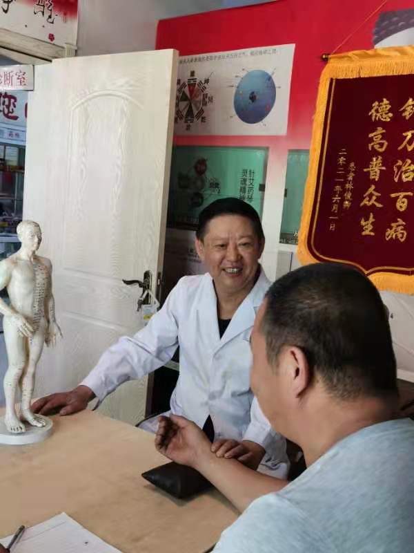 张崇素：医术高邈 以效为先