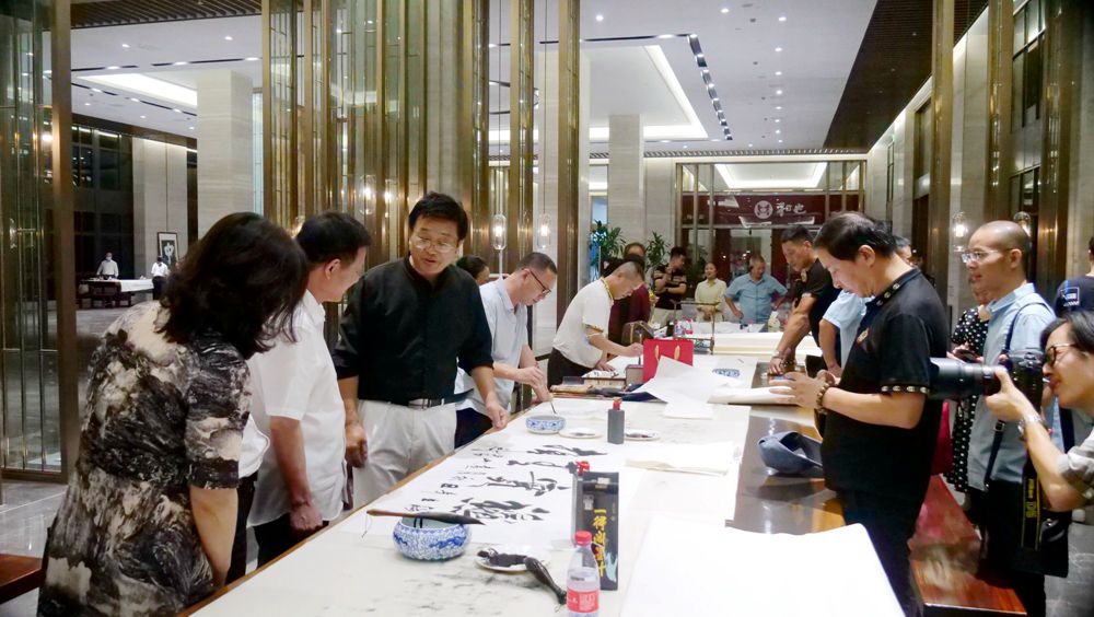 “品读孝乡 放歌和也”艺术之旅·第12届中国作家新创作论坛在安吉举行 “品读孝乡 放歌和也”艺术之旅·第12届中国作家新创作论坛在安吉举行
