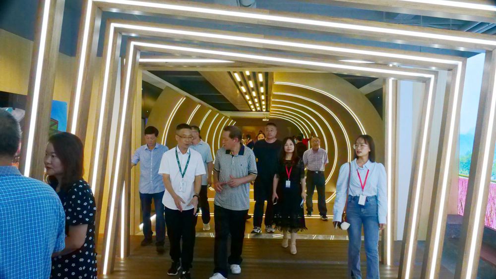 “品读孝乡 放歌和也”艺术之旅·第12届中国作家新创作论坛在安吉举行 “品读孝乡 放歌和也”艺术之旅·第12届中国作家新创作论坛在安吉举行