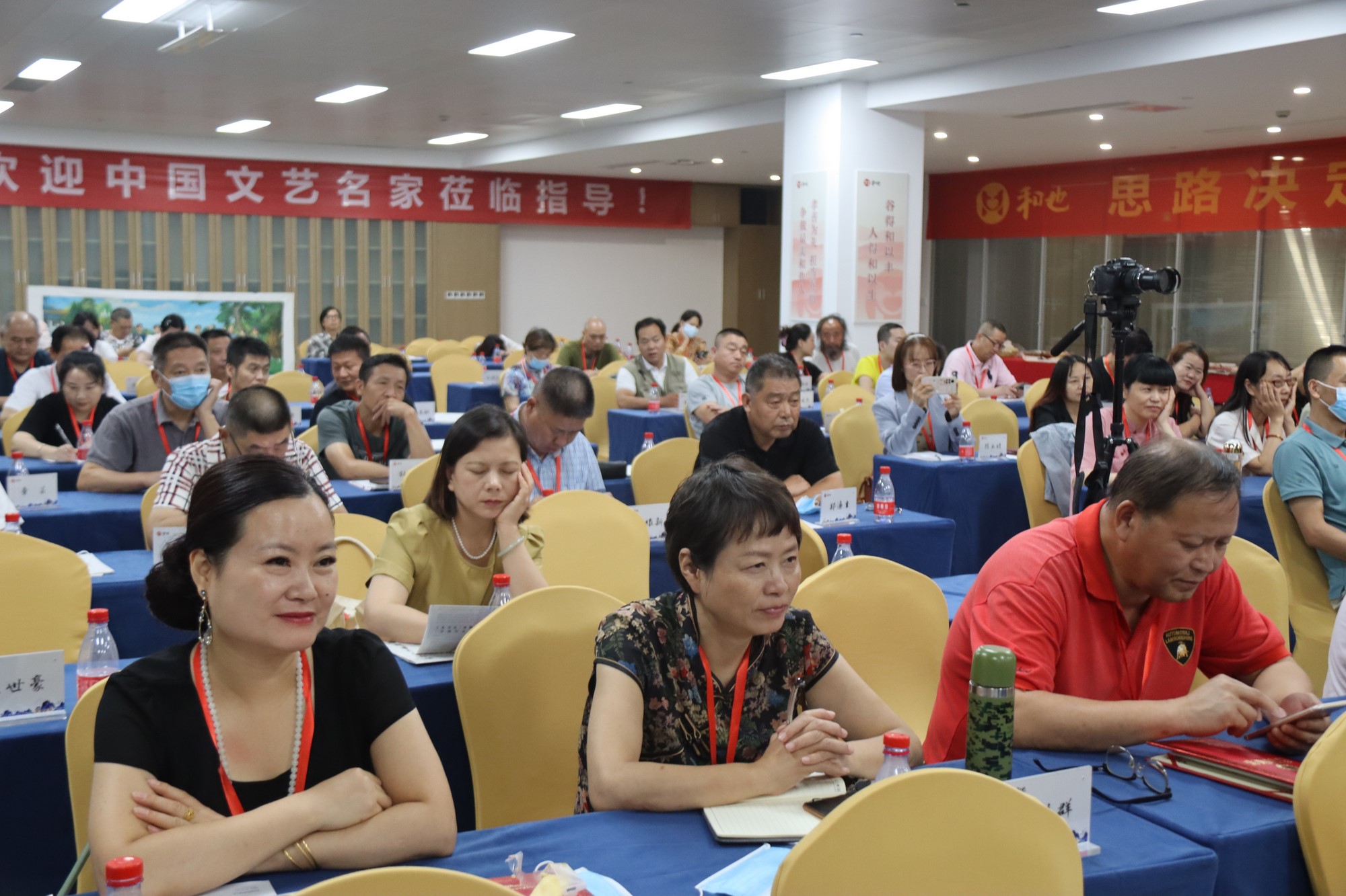 “品读孝乡 放歌和也”艺术之旅·第12届中国作家新创作论坛在安吉举行 “品读孝乡 放歌和也”艺术之旅·第12届中国作家新创作论坛在安吉举行